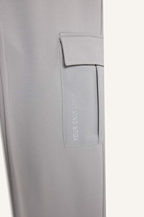 DeFactoFit Sporcu Jogger Eşofman Altı Standart Fit Üç Cepli Beli Bağcıklı Lastikli Paça D3741AX24WNGR523