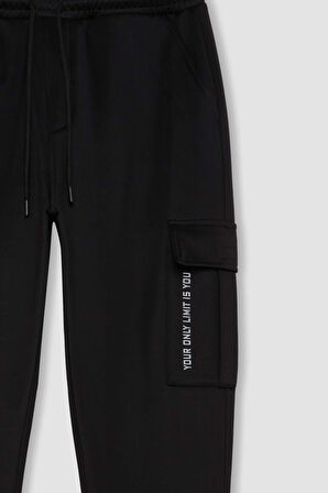 DeFactoFit Sporcu Jogger Eşofman Altı Standart Fit Beli Bağcıklı Üç Cepli D3741AX24WNBK81