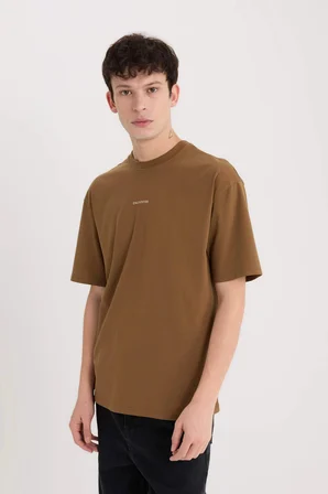 Defacto E1487 Kahve Boxy Fit Bisiklet Yaka Sırt Baskılı Kısa Kollu Tişört