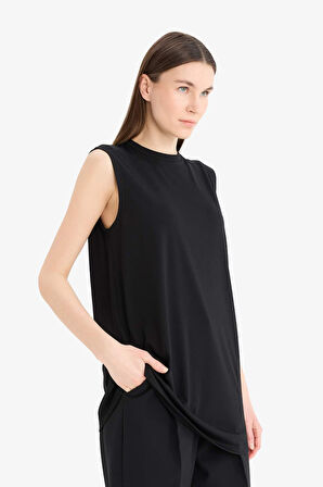 	Regular Fit Bisiklet Yaka Kolsuz Tunik