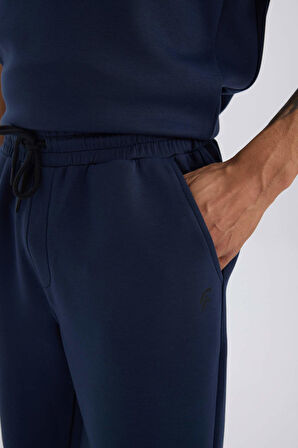 DeFactoFit Slim Fit Sporcu Jogger Eşofman Altı Dar Kesim Skuba Dalgıç Kumaş Standart Paça Beli Bağcıklı Lastikli Paça Z9112AZ25SPNV201