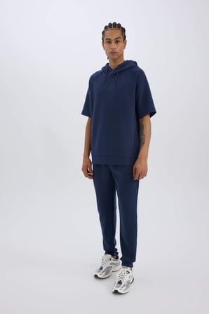 DeFactoFit Slim Fit Sporcu İnce Jogger Eşofman Altı Dar Kesim Skuba Dalgıç Kumaş Standart Paça Beli Bağcıklı Lastikli Paça Z9112AZ25SPNV201