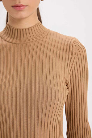 DeFacto Fitted Vücudu Saran Yarım Balıkçı Yaka Basic Düz Uzun Kollu Triko Elbise D9720AX24WNBN529