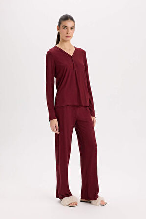 DeFacto Fall in Love Pijama Takımı V Yaka Düğmeli Ribana Uzun Kollu Üst Beli Lastikli Geniş Paça Alt D2273AX24WNBR248