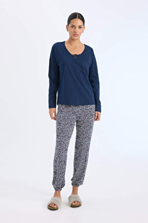 DeFacto Pijama Takımı Uzun Kollu Üst Desenli Uzun Altı-Fall in Love E2357AX24WNNV31