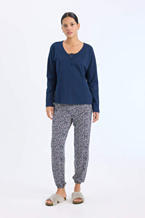DeFacto Pijama Takımı Uzun Kollu Üst Desenli Uzun Altı-Fall in Love E2357AX24WNNV31