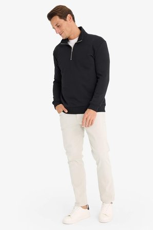 DeFacto Comfort Regular Fit Rahat Kalıp Fermuarlı Dik Yaka Basic Düz Sweatshirt X7405AZ25SPBK81
