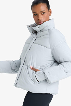 Defactofit Su Geçirmez Regular Fit Dik Yaka Reglan Kol Kışlık Şişme Mont