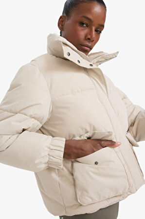 DeFactoFit Rüzgar Geçirmez Su Geçirmez Oversize Geniş Kalıp Fermuarlı Çıtçıtlı Mont