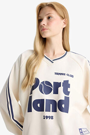 Defacto E8794AXER103 Ekru Coool Oversize Geniş Kalıp V Yaka Baskılı Kalın Sweatshirt