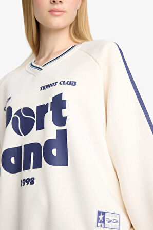 Defacto E8794AXER103 Ekru Coool Oversize Geniş Kalıp V Yaka Baskılı Kalın Sweatshirt