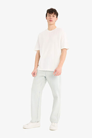 DeFacto %100 Pamuk Oversize Geniş Kalıp Bisiklet Yaka Basic Düz Kısa Kollu Beyaz Tişört T7037AZ25SMWT32