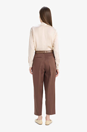 DeFacto 	Carrot Fit Kemerli Klasik Pantolon Yüksek Bel Dar Paça Piliseli Basic Düz Kısa Paça D4282AX25SMBN254