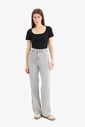 DeFacto Slim Fit Dar Kesim Bisiklet Yaka Basic Düz Fitilli Kaşkorse Kısa Kollu Siyah Tişört F0684AX25SPBK81