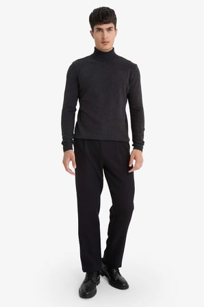 DeFacto Slim Fit Dar Kesim Balıkçı Yaka Basic Düz Triko Kazak R1124AZ25WNGR210