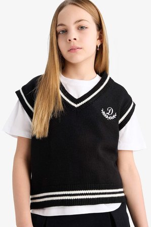 DeFacto Standart Fit V Yaka Basic Düz Okul Triko Süveteri Kız Çocuk C6925A825AUBK27