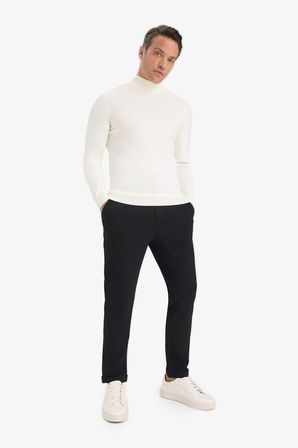 DeFacto Slim Fit Dar Kesim Yarım Balıkçı Yaka Basic Düz Triko Kazak R1127AZ25WNER100