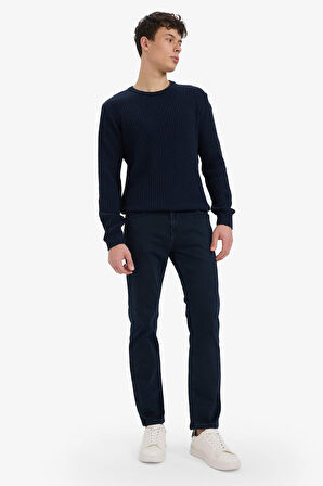 Standart Fit Bisiklet Yaka Basic Dokulu Triko Kazak