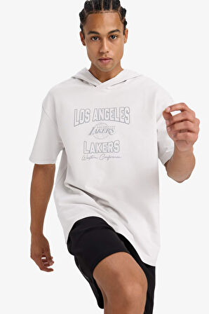 DeFactoFit NBA Los Angeles Lakers Boxy Fit Kapüşonlu Sırt Baskılı Kısa Kollu Tişört