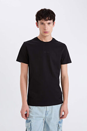 DeFacto %100 Pamuk Slim Fit Dar Kesim Bisiklet Yaka Baskılı Kısa Kollu Tişört D5566AX25SPBK81