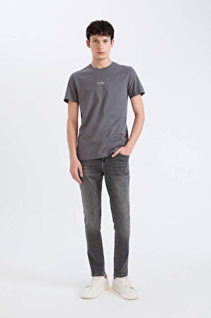 DeFacto %100 Pamuk Slim Fit Dar Kesim Bisiklet Yaka Baskılı Kısa Kollu Tişört D5565AX25SPAR58