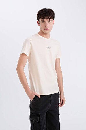 DeFacto %100 Pamuk Slim Fit Dar Kesim Bisiklet Yaka Baskılı Kısa Kollu Tişört D5565AX25SPER137