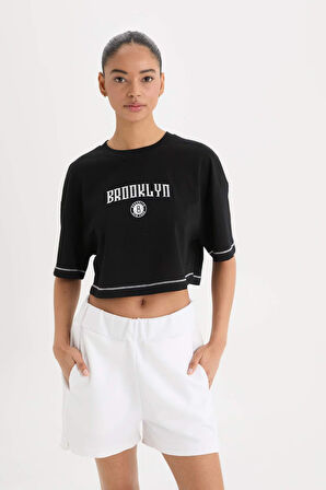 DeFactoFit NBA Brooklyn Nets Cropped Fit Bisiklet Yaka Kısa Kollu Tişört B9953AX25SMBK81