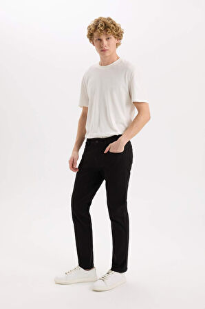 DeFacto Pedro Slim Fit Dar Kalıp Normal Bel Dar Paça Jean Pantolon E5367AX25SPNM40