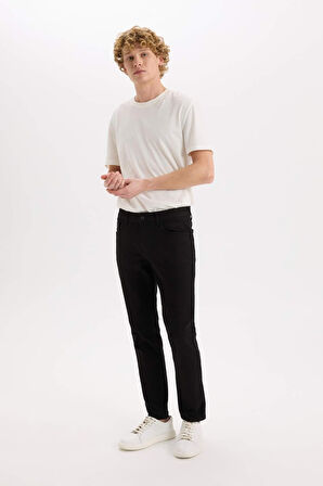 DeFacto Pedro Slim Fit Dar Kalıp Normal Bel Dar Paça Jean Pantolon E5367AX25SPNM40