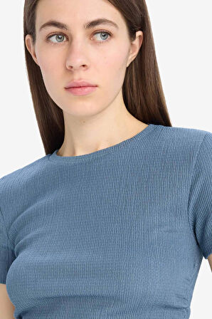 DeFacto Slim Fit Dar Kesim Bisiklet Yaka Bürümcük Kısa Kollu Tişört E0991AX25SPIN13