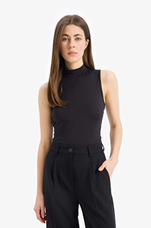 Slim Fit Dar Kesim Yarım Balıkçı Yaka Atlet