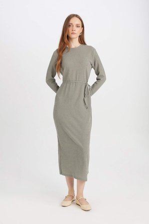 DeFacto Regular Fit Bürümcük Uzun Kollu Midi Elbise D5024AX24AUKH499