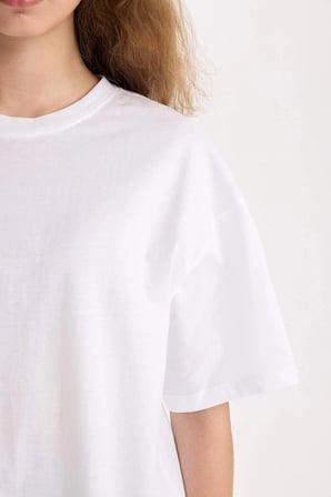 Defacto V4136 Beyaz Oversize Geniş Kalıp Basic Düz Bisiklet Yaka Kısa Kollu Beyaz Tişört