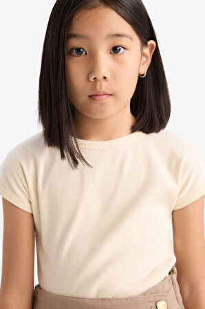 DeFacto Kız Çocuk Slim Fit Dar Kesim Bisiklet Yaka Basic Düz Fitilli Kaşkorse Kısa Kollu Tişört B3053A825SMER183