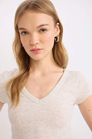 DeFacto Coool V Yaka Fitted Fitilli Kaşkorse Kısa Kollu Tişört E0290AX25SMGR210