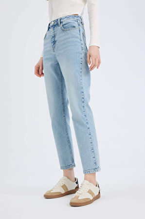 DeFacto Mary Vintage Straight Fit Yüksek Bel Düz Paça Jean Kar Yıkamalı Pantolon D7981AX25SPNM39