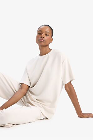 DeFactoFit Oversize Geniş Kalıp Bisiklet Yaka Sporcu Modal Kısa Kollu Tişört D7127AX25SPER218