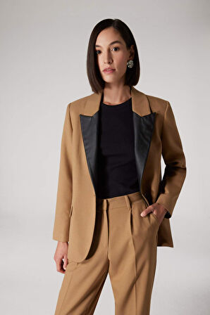 DeFacto x Sorbe Oversize Geniş Kalıp Ceket Yaka Suni Deri Detaylı Düğmeli Blazer Ceket D9887AX24AUKH516