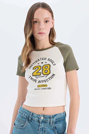 Defacto E0678 Haki Coool Fitted Bisiklet Yaka Baskılı Fitilli Kaşkorse Kısa Kollu Tişört