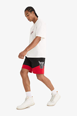 DeFactoFit NBA Chicago Bulls Standart Fit Düz Paça Şort B9894AX25SPBK81