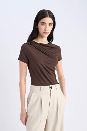 Slim Fit Dar Kesim Kayık Yaka Soft Touch Kısa Kollu Tişört