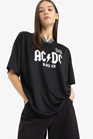 DeFacto Coool AC/DC Oversize Geniş Kalıp V Yaka Sırt Baskılı Kısa Kollu Tişört E6137AX25SMBK81