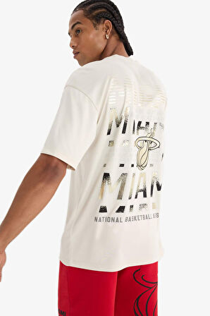 DeFactoFit NBA Miami Heat Boxy Fit Bisiklet Yaka Sırt Baskılı Kısa Kollu Tişört E0359AX25SPBG662