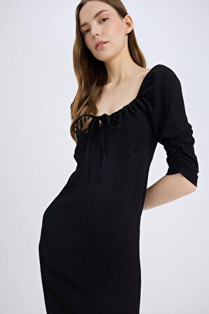 DeFacto Bodycon Vücudu Saran Kare Yaka Yırtmaçlı Basic Düz Bürümcük Yarım Kol Siyah Midi Elbise E0885AX25SPBK81