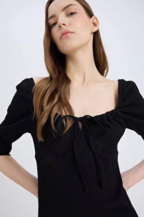 DeFacto Bodycon Vücudu Saran Kare Yaka Yırtmaçlı Basic Düz Bürümcük Yarım Kol Siyah Midi Elbise E0885AX25SPBK81