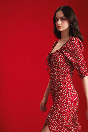 DeFacto Bodycon Vücudu Saran Kare Yaka Desenli Yırtmaçlı Bürümcük Yarım Kol Midi Elbise Z5262AZ25SPBR466