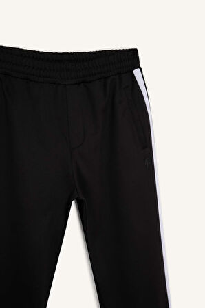 DeFactoFit Sporcu Jogger Eşofman Altı Standart Fit Standart Paça Skuba Dalgıç Kumaş Beli Lastikli Düz Paça E3932AX24WNBK81