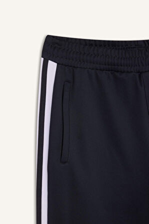 DeFactoFit Sporcu Jogger Eşofman Altı Standart Fit Standart Paça Skuba Dalgıç Kumaş Beli Lastikli Düz Paça E3932AX24WNAR206