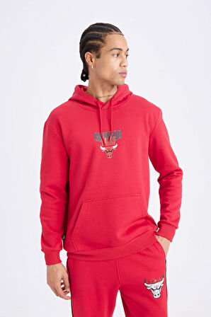 DeFactoFit NBA Chicago Bulls Standart Fit Kapüşonlu Sırt Baskılı Kalın Sweatshirt B3884AX25SPBR244