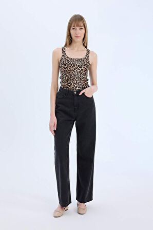 Slim Fit Dar Kesim Leopar Desenli Yuvarlak Yaka Fitilli Kaşkorse Atlet
